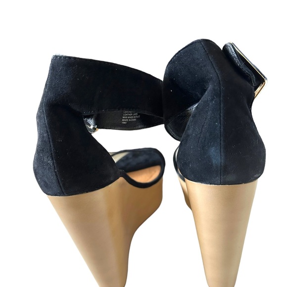 SOLD - Picture 4 of 5